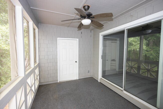 Building Photo - 1473 S Mariners Pointe