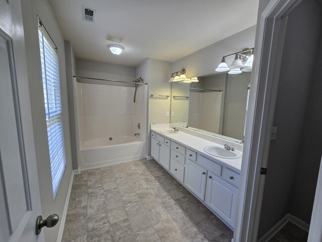 Building Photo - 5030 Reservoir Rd