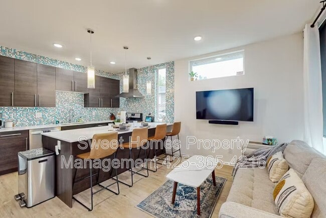 Building Photo - 9219 Linden Ave N