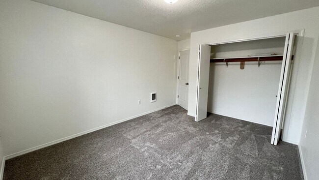 Building Photo - 1536 S Main Ave