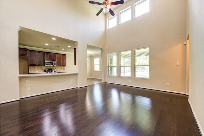 Building Photo - 15727 Whisper Woods Dr