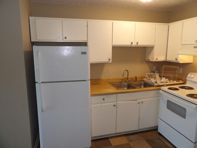 Building Photo - 35 Ashwood Ct