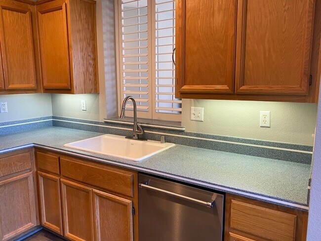 Building Photo - Light and Bright 4 Bedroom, 3 Bathroom Home in San Jose!