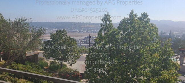 Building Photo - 2008 Montilla St