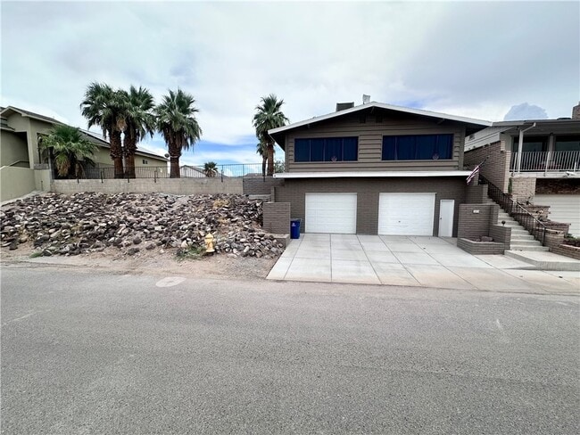 Primary Photo - 1470 Riverfront Dr