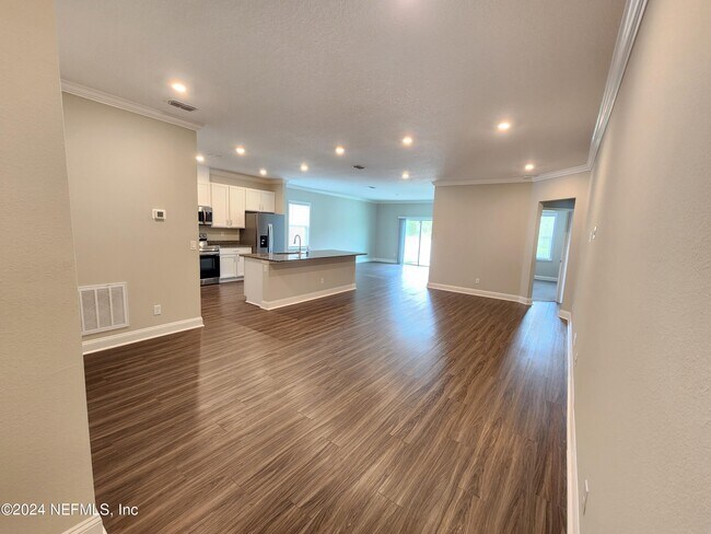 Building Photo - 2599 Lantana Ln