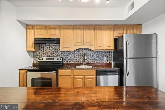 Building Photo - 1041 Brixton Ct