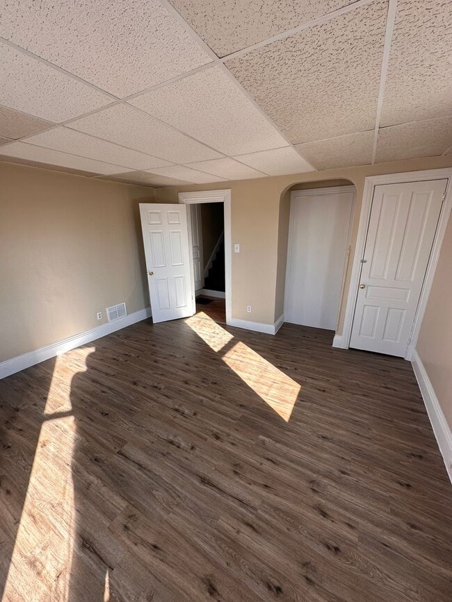 Building Photo - 121 N State St