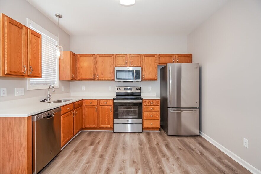 Building Photo - 2642 Oasis Ln