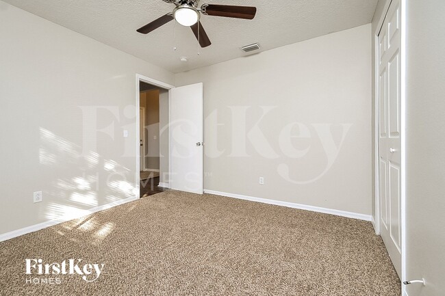 Building Photo - 12101 Feldwood Creek Ln