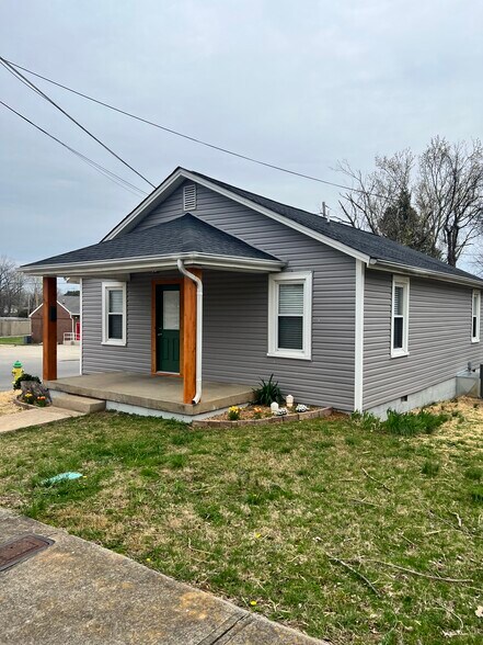 Building Photo - 417 N Charlotte St