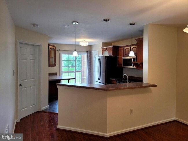 Building Photo - 128 Hickory Ln