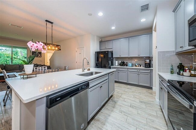Building Photo - 14126 Damselfly Dr
