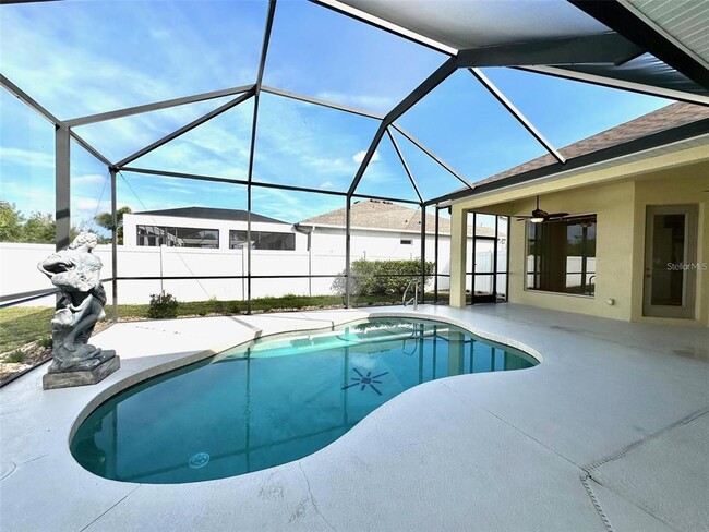 Building Photo - 9423 Rosebud Cir