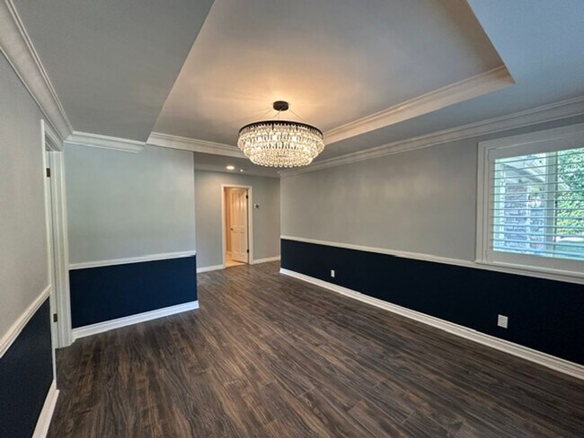 Building Photo - 1635 Larkfield Ave