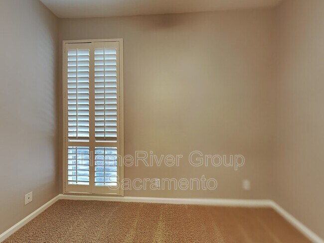 Building Photo - 5322 Bellegrove Way