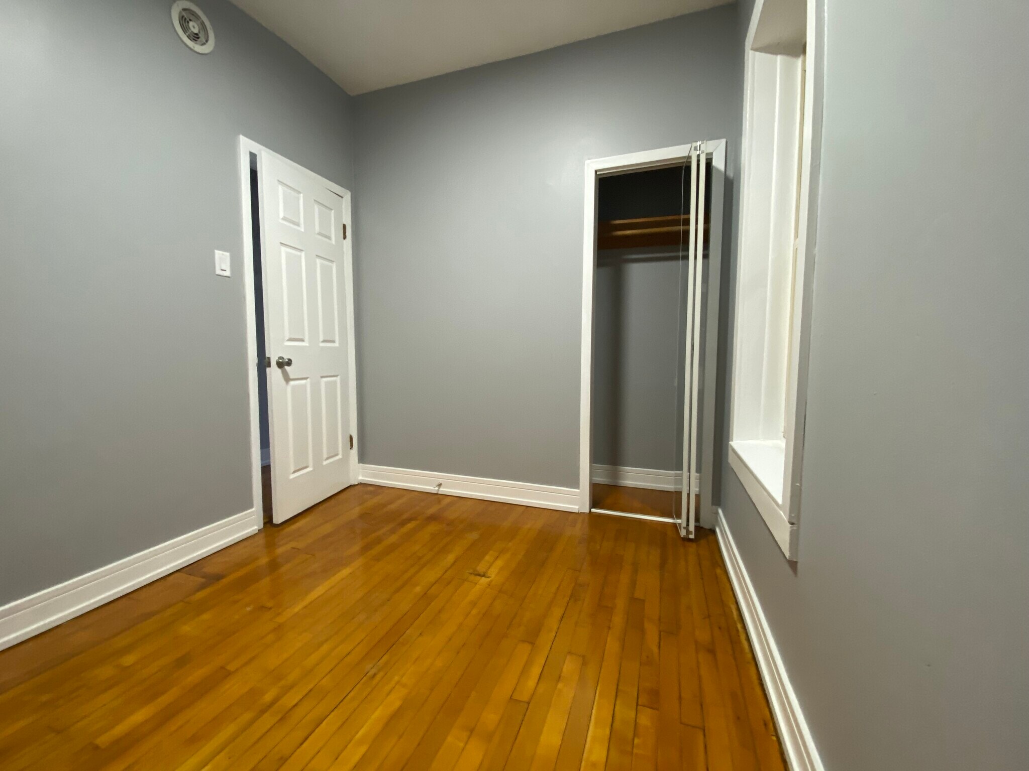 Bedroom 2 - 2323 W Fullerton Ave