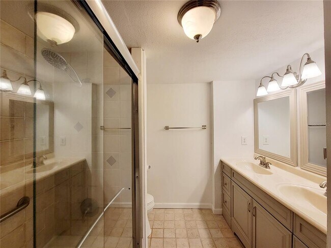 Building Photo - 4160 35th Terrace S