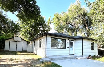 Building Photo - 910 2nd Ave