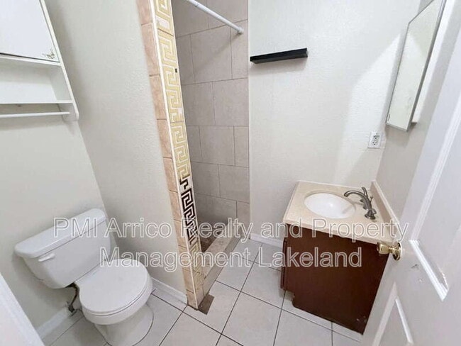 Building Photo - 507 Twin Pines Ln