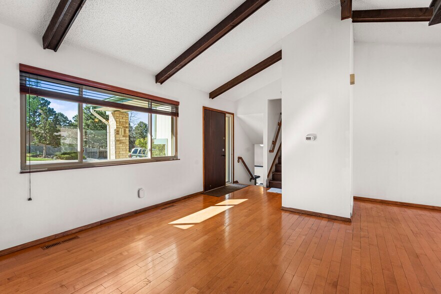Building Photo - 5916 Wolf Creek Pl