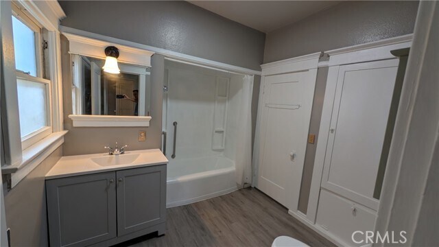 Building Photo - 204 S Ohio St