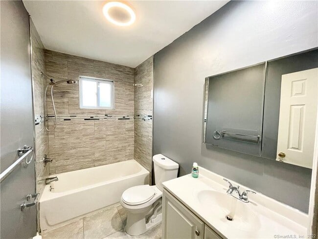 Building Photo - 81 Birdsey St