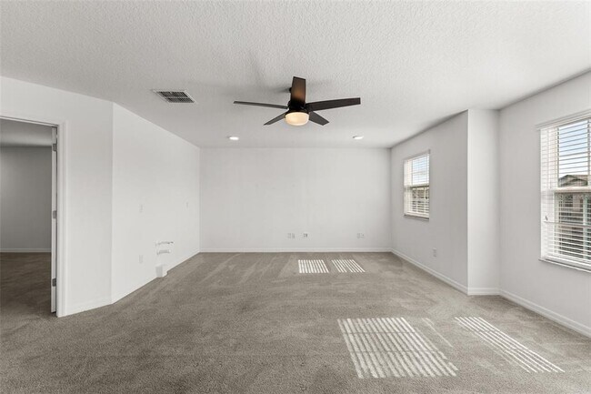 Building Photo - 33251 Sycamore Leaf Dr