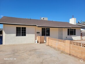 Building Photo - 2018 E Lemon St