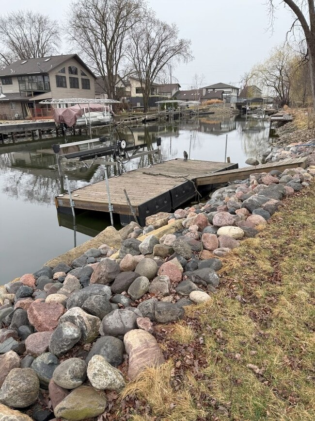 Building Photo - Lake Livin' - 3 Bed / 1.5 bath house on Lake Monona Channel