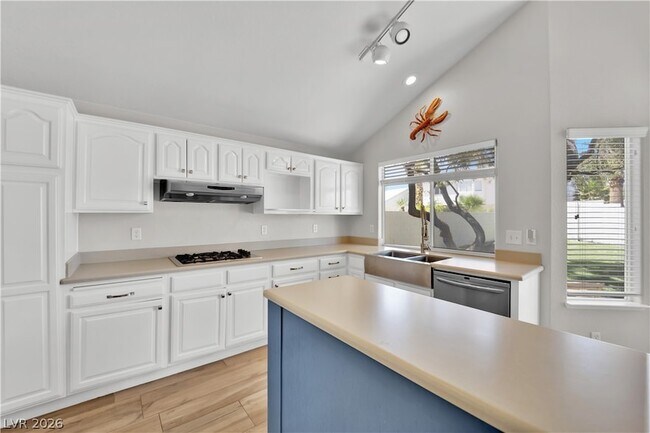 Building Photo - 8112 Tropic Isle Cir