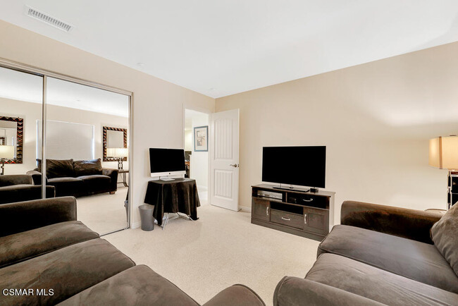 Building Photo - 1510 Silver Shadow Dr