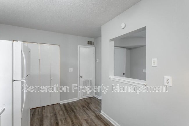 Building Photo - 4405 Delashmitt Rd