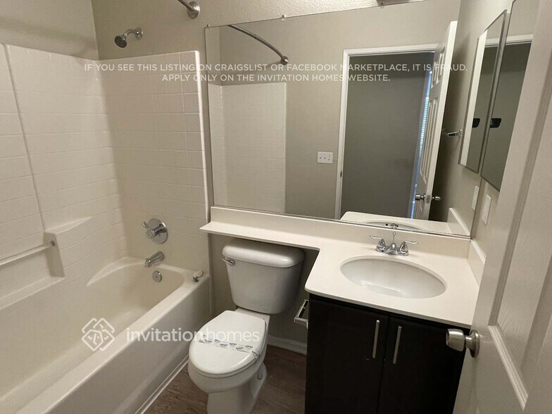 Building Photo - 42550 Blossom Dr