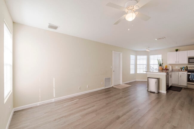 Building Photo - 1306 Wild Daisy Ln