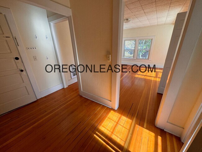 Building Photo - Campus area second floor studio apartment