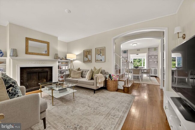 Building Photo - 1605 44th St NW