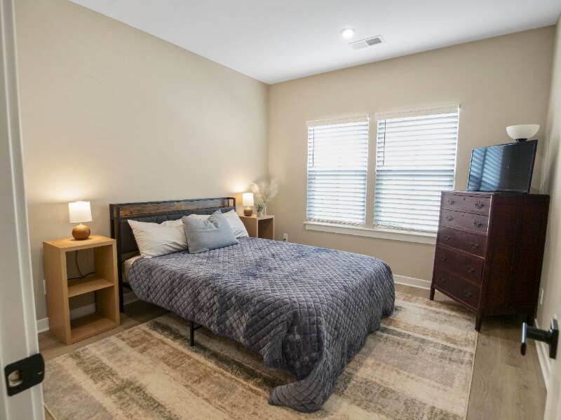 Building Photo - 1663 Jessamine Dr