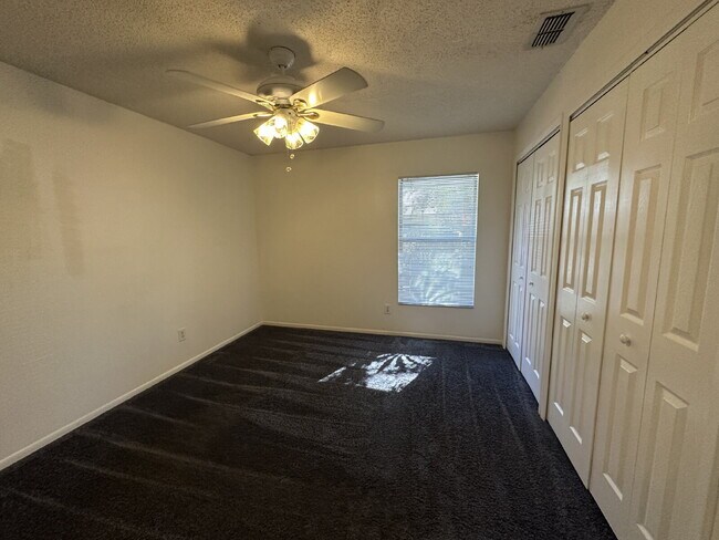 Building Photo - Lovely 2-Bedroom Townhouse in St. Cloud - Spacious 1023 Sq Ft with 2 Full Baths