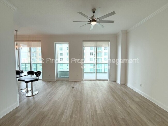 Building Photo - 1431 Riverplace Blvd