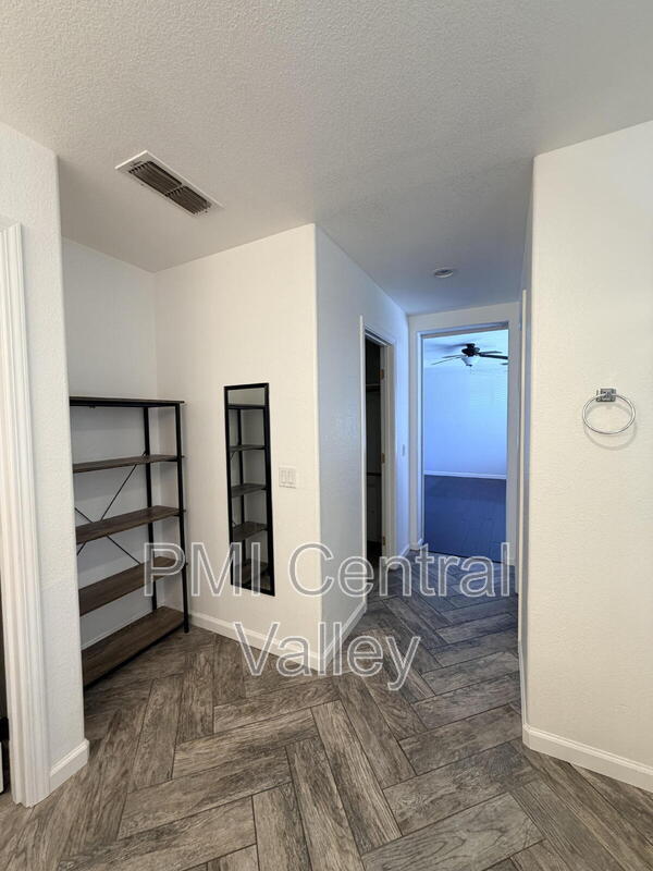 Building Photo - 108 Hornfels Ave