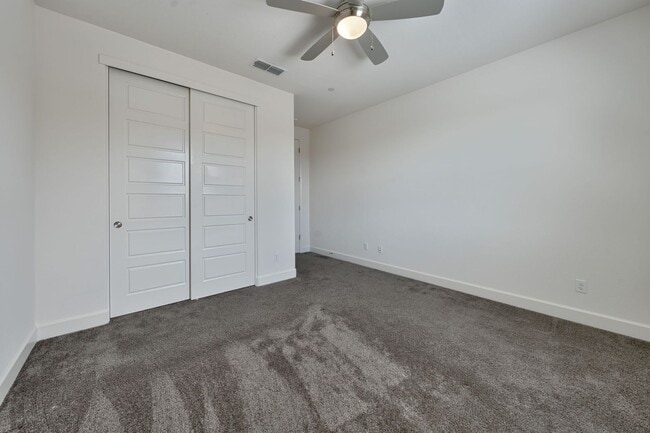 Building Photo - Luxury 5 Bedroom Home in Serrano – Spaciou...