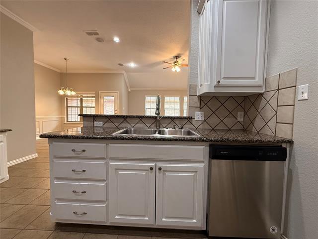 Building Photo - 9021 Racquet Club Dr