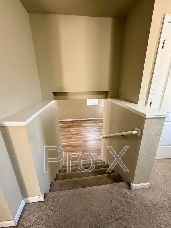 Building Photo - 2226 S Moffet Ave