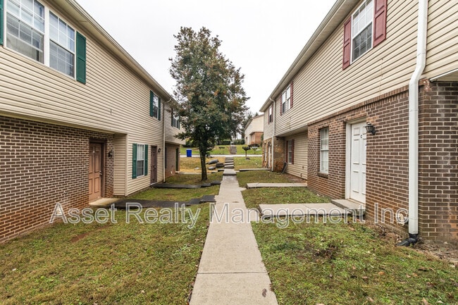 Building Photo - 9157 Cedarpark Ln NW