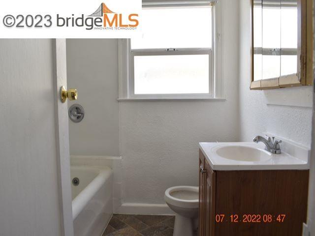 Building Photo - 6122 Bromley Ave
