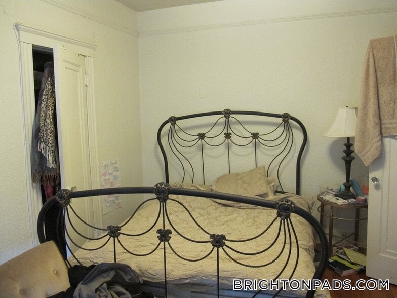 Building Photo - 70 Chiswick Rd