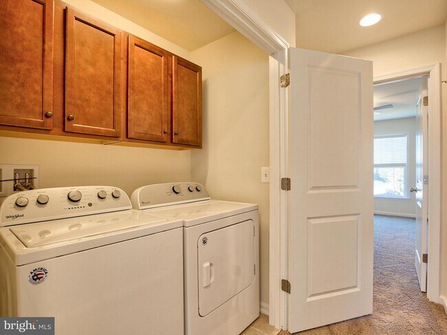 Building Photo - 127 Keller Ct