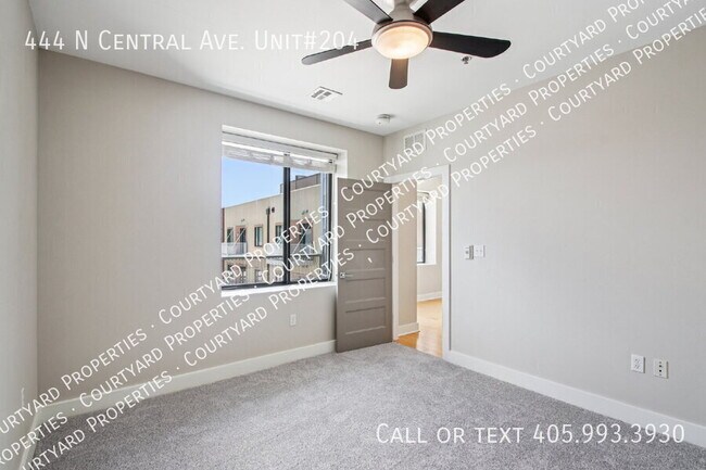 Building Photo - 444 N Central Ave