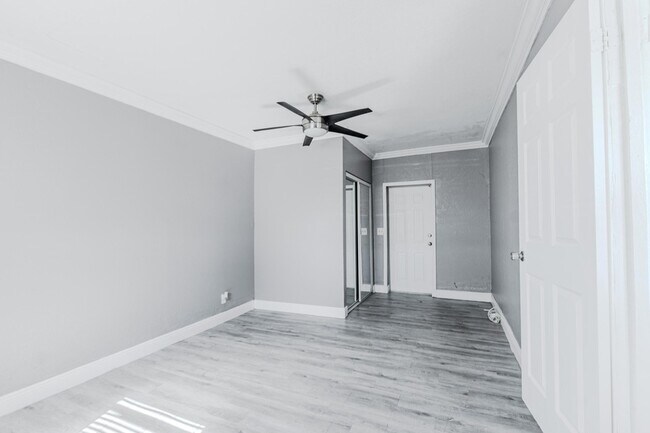 Building Photo - 112 W 34th St